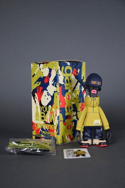 YOUNG B/W ART TOY BY MICHAEL LAU 2003 - Art Toys
