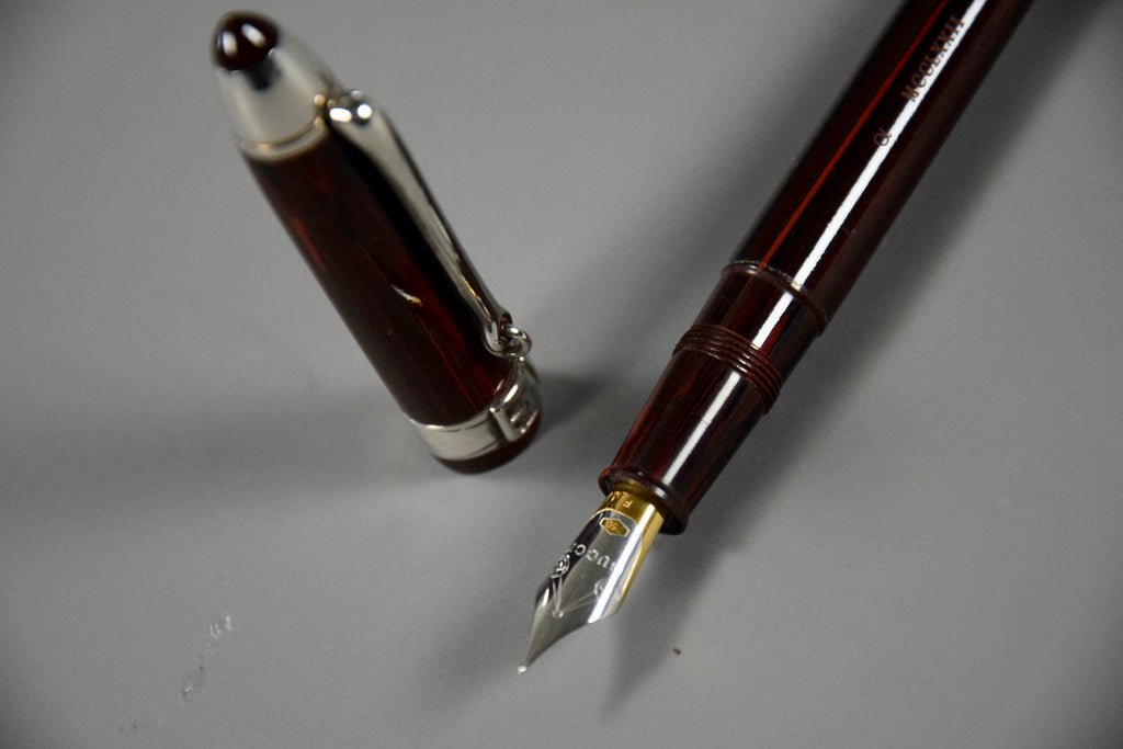 GUCCI PEN SET 70s/80s Pen set: 1 fountain pen, 1  - Bertolami